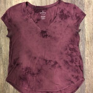 American Eagle Maroon V-Neck T-shirt